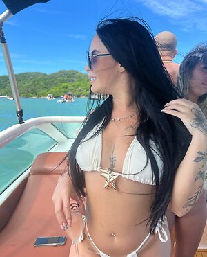 KAMILLA FARIA leaked photo #32