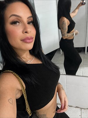 KAMILLA FARIA leaked photo #59