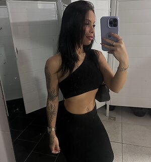KAMILLA FARIA leaked photo #60