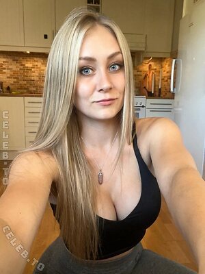 Kandyland Nude Leaked Photo #3