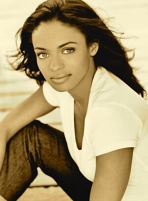 Kandyse McClure leaked photo #2