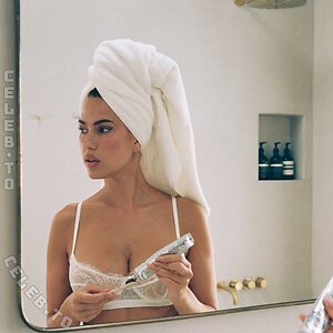 Kara Del Toro photo