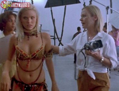 Karen Cliche leaked photo #10