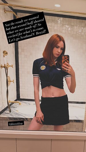Karen Gillan leaked photo #121