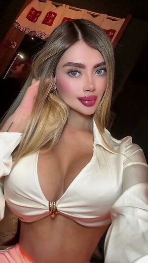 Karen Romero leaked photo #59