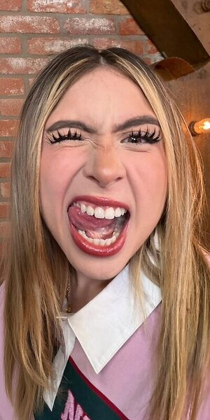 Karen Torres leaked photo #3