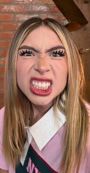 Karen Torres leaked photo #5