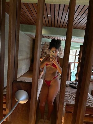 Karin Qayumová leaked photo #15