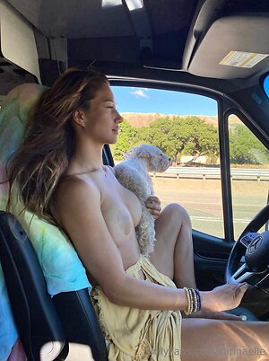 Karina Elle leaked photo #5