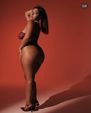 Karina Mural Nude Leaked Photo #34