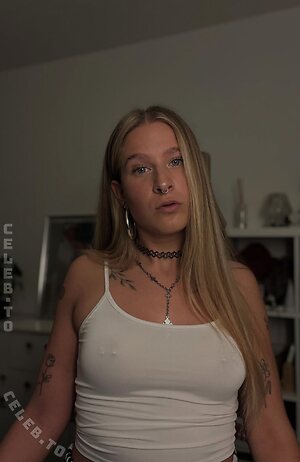 Karina.goltz Nude Leaked Photo #11