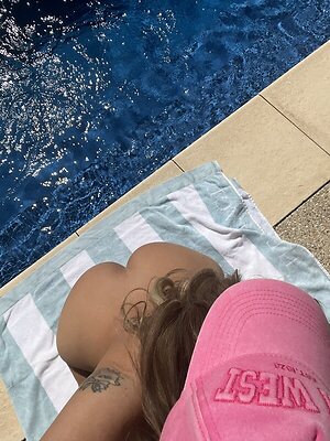 Karla Love leaked photo #17