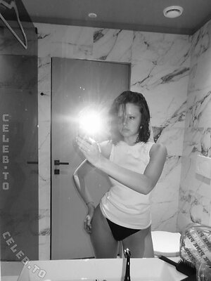 Karlotta Nila Nude Leaked Photo #33