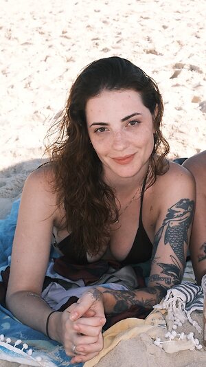 Karol Queiroz leaked photo #8