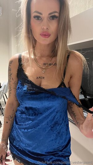 Karolinka.ofi photo