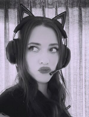 Kat Dennings leaked photo #32