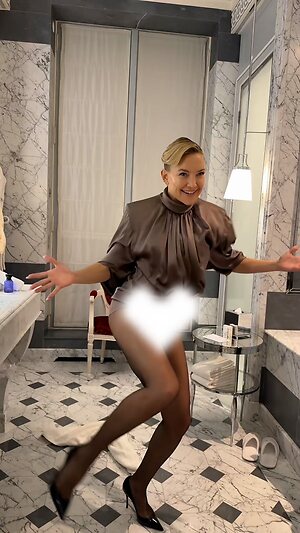 Kate Hudson Hot leaked photo #80