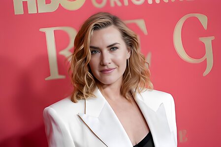 Kate Winslet leaked photo #125