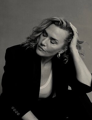 Kate Winslet leaked photo #135