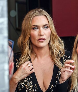 Kate Winslet leaked photo #142