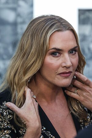Kate Winslet leaked photo #148