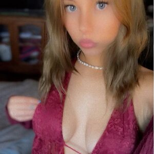 Katelyn Jones leaked photo #5