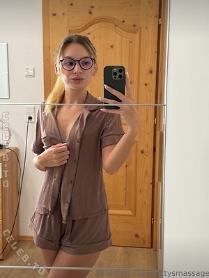 Katharina Hopfer Nude Leaked Photo #5