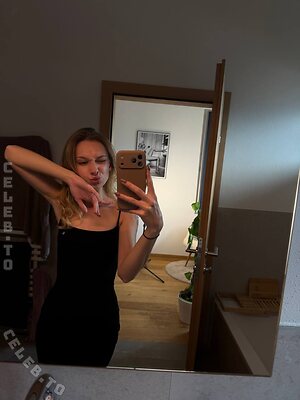 Katharina Hopfer leaked photo #47
