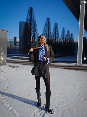 Katharina Kleinfeldt Nude Leaked Photo #5