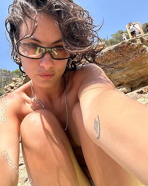 Katherine Henderson Nude Leaked Photo #93
