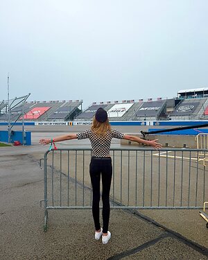 Katherine McNamara leaked photo #106