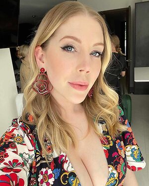 Katherine Ryan leaked photo #27