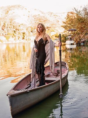 Katheryn Winnick leaked photo #36