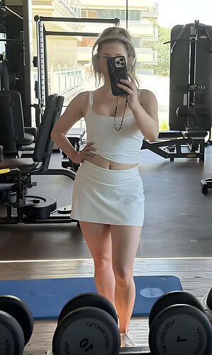 Katheryn Winnick leaked photo #81