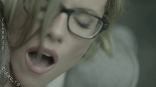 Kathleen Robertson Nude Leaked Photo #5