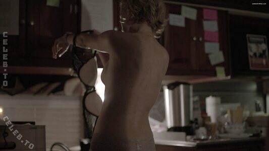 Kathleen Robertson Nude Leaked Photo #9