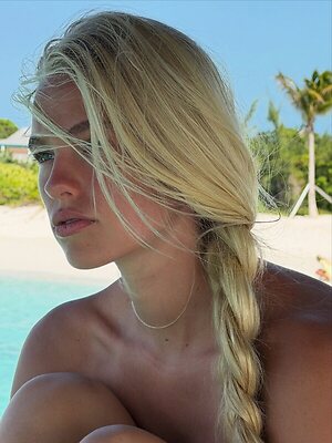 Kathryn Watts leaked photo #17