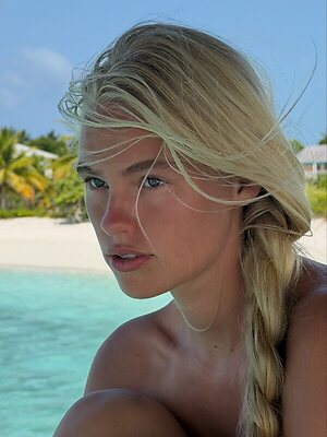 Kathryn Watts leaked photo #19