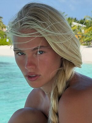 Kathryn Watts leaked photo #20