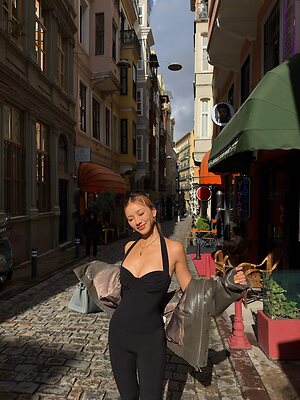 Kathy Zheng leaked photo #7