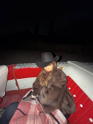 Kathy Zheng leaked photo #10