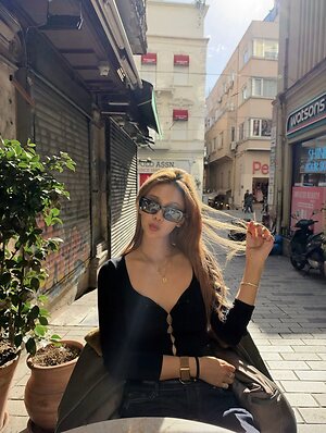 Kathy Zheng leaked photo #17
