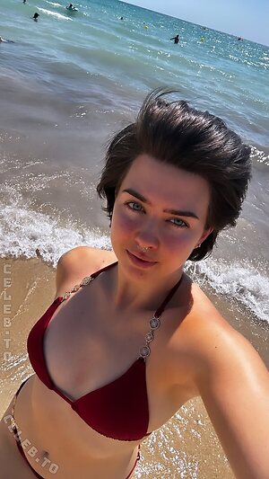 Kathyinframe photo