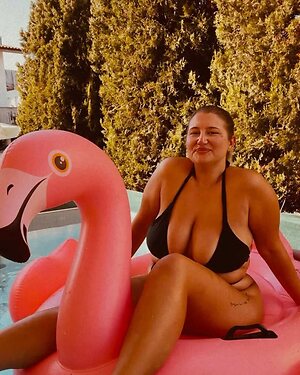 Katia C. leaked photo #9