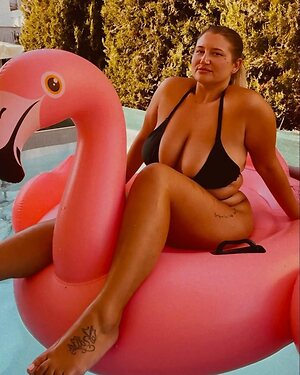 Katia C. leaked photo #14