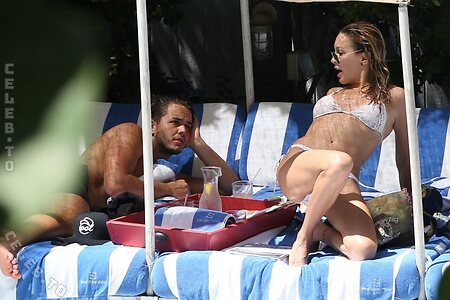 Katie Cassidy leaked photo #3
