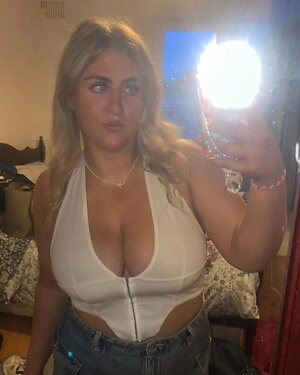 Katie G leaked photo #3