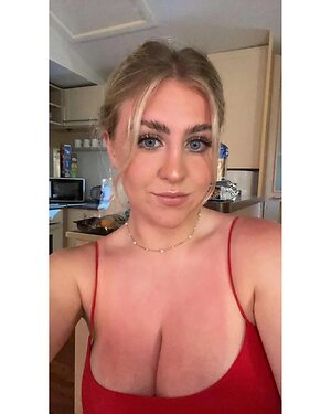 Katie G leaked photo #6