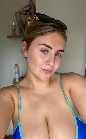 Katie G leaked photo #42