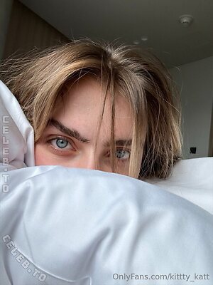 Katie Hamden Nude Leaked Photo #15